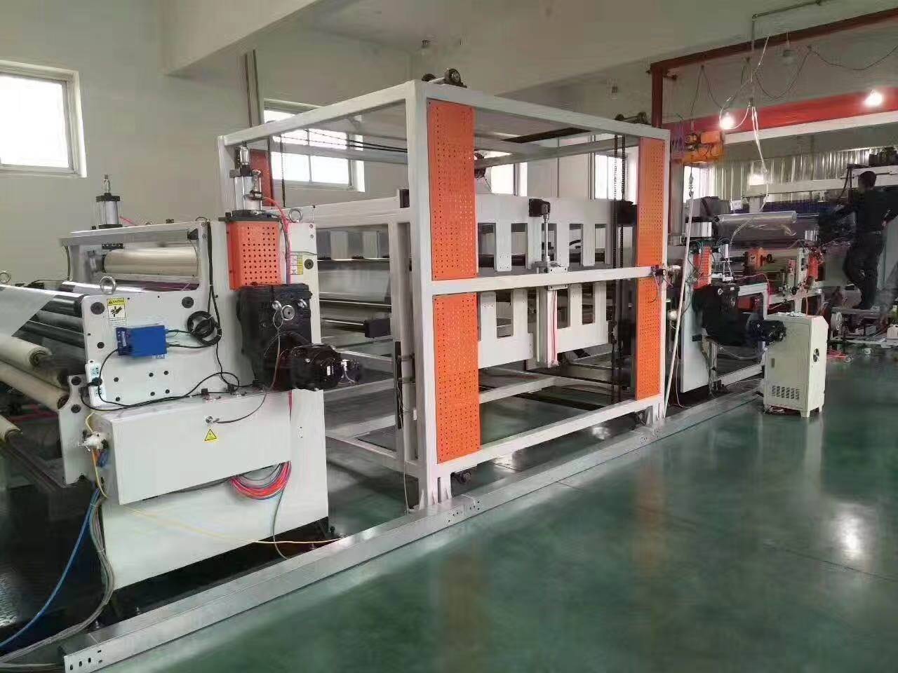 Последние блоги о компании Многослойные коэкструзионные решения: добавление функциональности в линию экструзии листов PC / PMMA