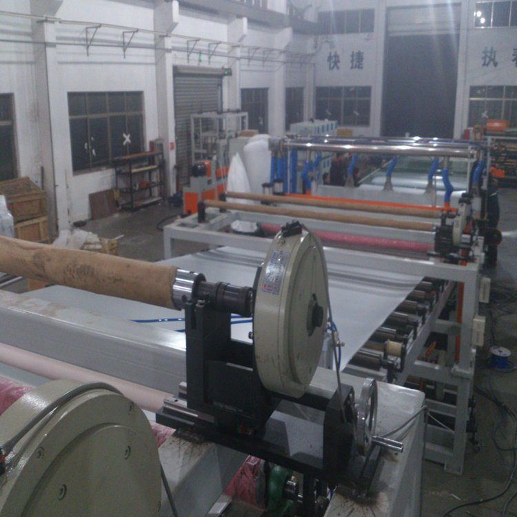 Последние блоги о компании Высокопроизводительные решения для линий экструзионной обработки сверхшироких и толстых листов ПК/ПММА