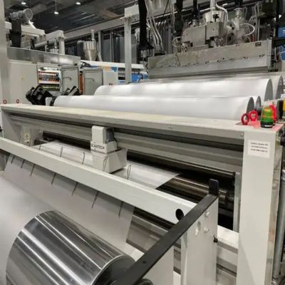 Купить Линия экструзии солнечной пленки EVA шириной 2400 / 2600 мм с производительностью 300-700 кг / ч и максимальной скоростью линии 16 м / с для инкапсуляции солнечной панели online manufacture