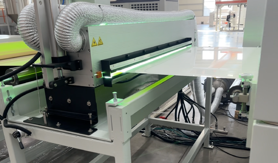 Купить Линия экструзирования декоративных листов PETG с производительностью 850 кг/ч, диапазоном толщины 4*8 футов*1 мм и структурой ABA online manufacture