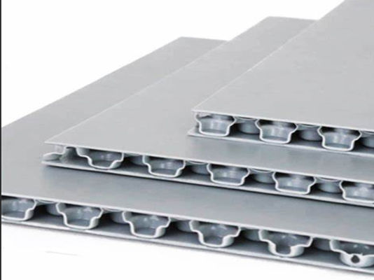 Линия экструзионной работы с многостенной/одной PP плиткой из соломинки, используемая для высокопрочной коробки с оборотом